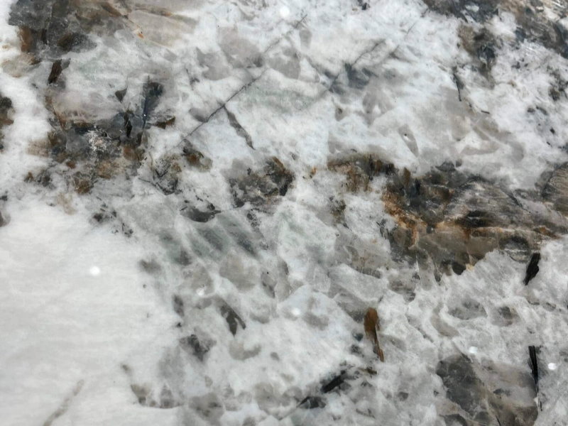 BNL1632561L AMBER ICE CRYSTALS