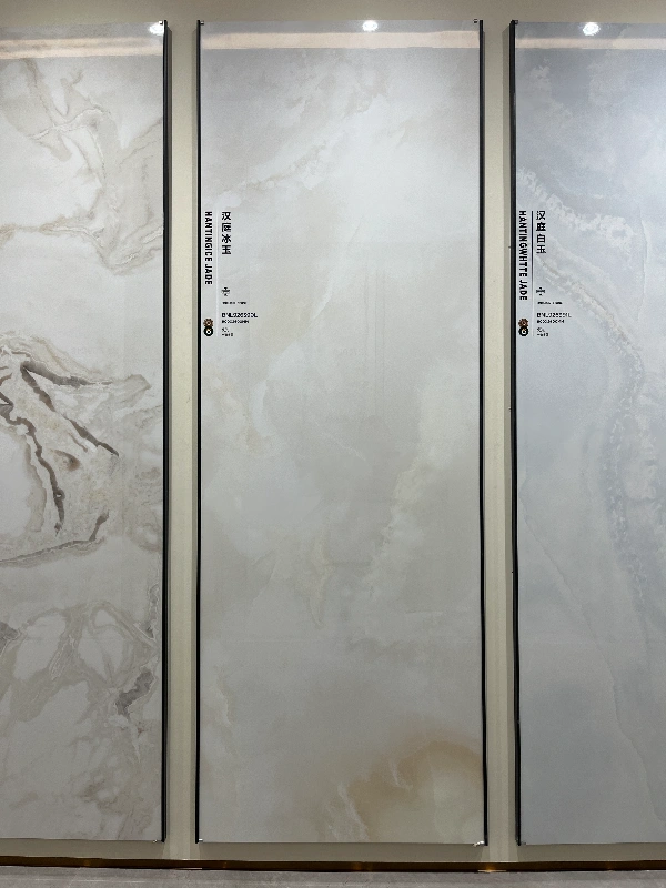 926387L HANTING ICE JADE