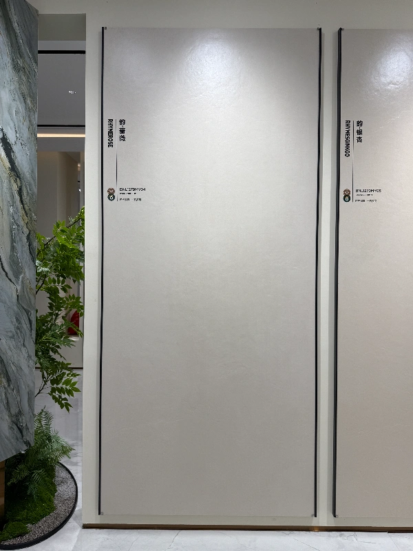 1279MY04 RHYME - ROSE