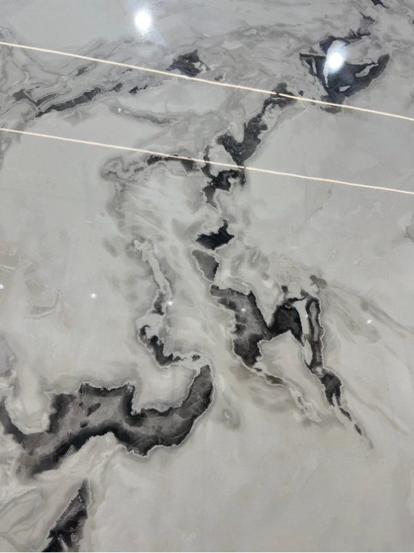 H18322CR158G FENDI WHITE