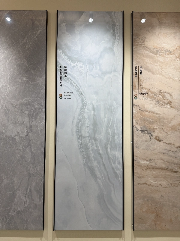 ITA826L922 HANTING BLUE JADE